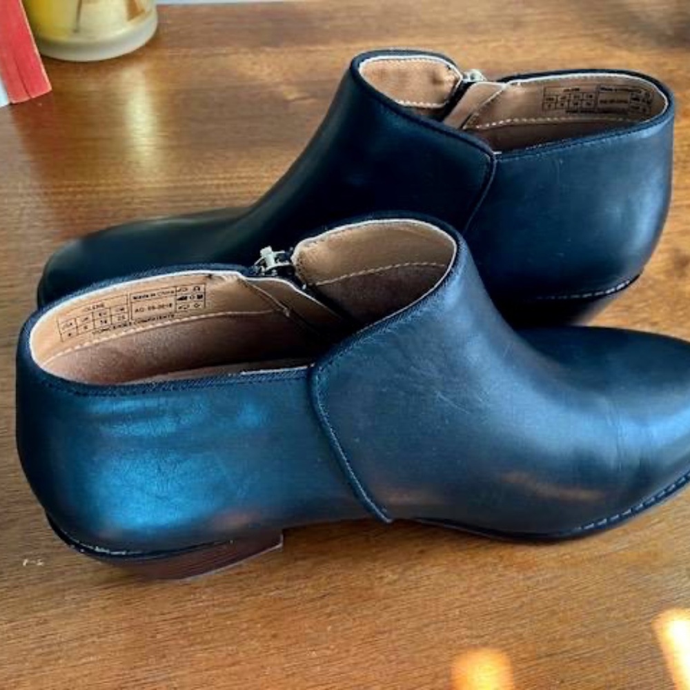 Vionic Womens Jolene Leather Ankle Boot / Size 8M